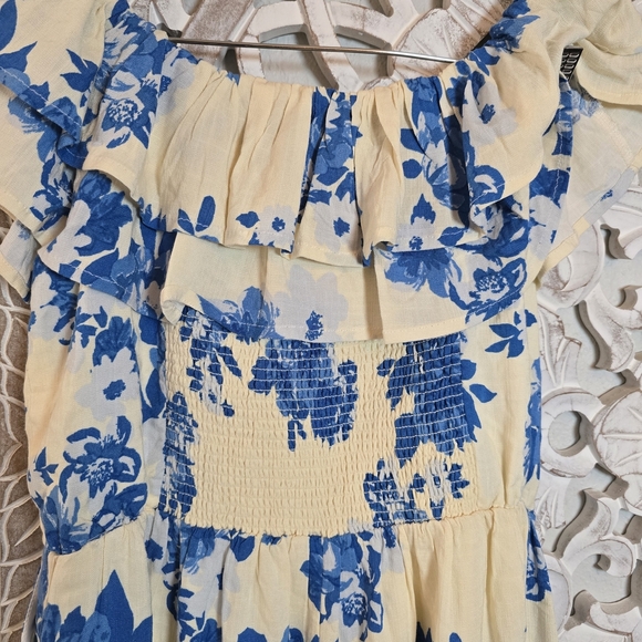 Sugarlips Azure Kona Blue and Cream Floral Ruffled Romper Size L - Picture 8 of 9